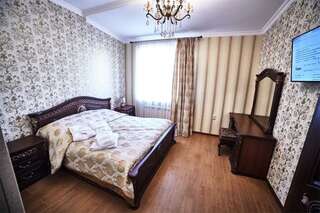 Гостиница Кристалл Кисловодск Улучшенный номер с кроватью размера «king-size»-15