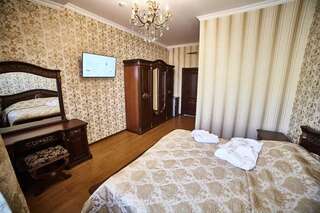 Гостиница Кристалл Кисловодск Улучшенный номер с кроватью размера «king-size»-17